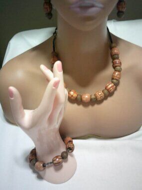 VINTAGE GOTHIC STYLE JEWELRY WOODEN BEADS NECKLACE MATCHING BRACELET & EARRINGS